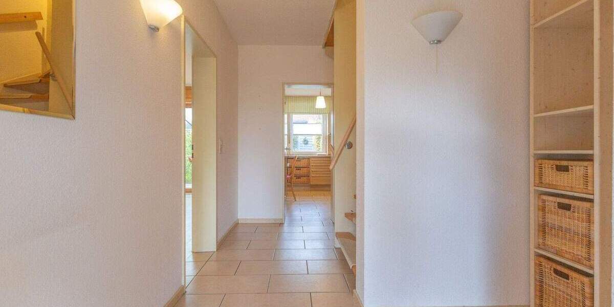 Reihenmittelhaus Menden Mitte - 4 Zimmer, 103 m&sup2;, 255.000&euro; | Angebot:25927269