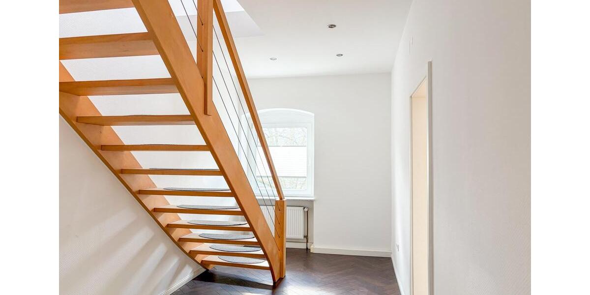 Maisonettenwohnung Schwelm - 5 Zimmer, 131 m&sup2;, 1.200&euro; | Angebot:26087002