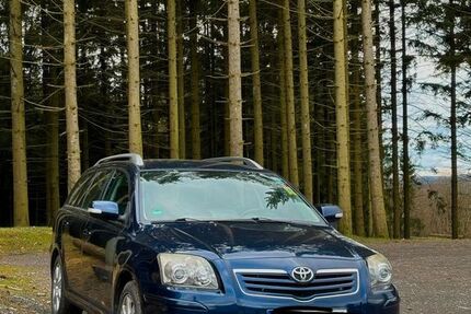 Toyota Avensis 335.000 km 1.299 &euro; Olpe 57462