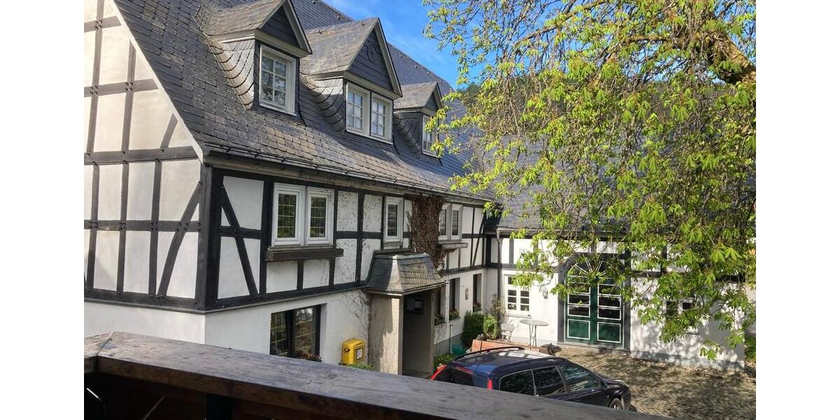 Doppelhaushälfte Olpe - 12 Zimmer, 200 m&sup2;, 1.250&euro; | Angebot:23580942