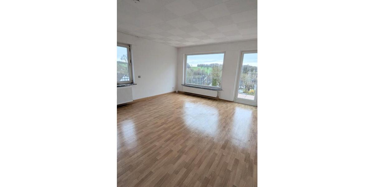 Etagenwohnung Reichshof - 4 Zimmer, 122 m&sup2;, 895&euro; | Angebot:25962522