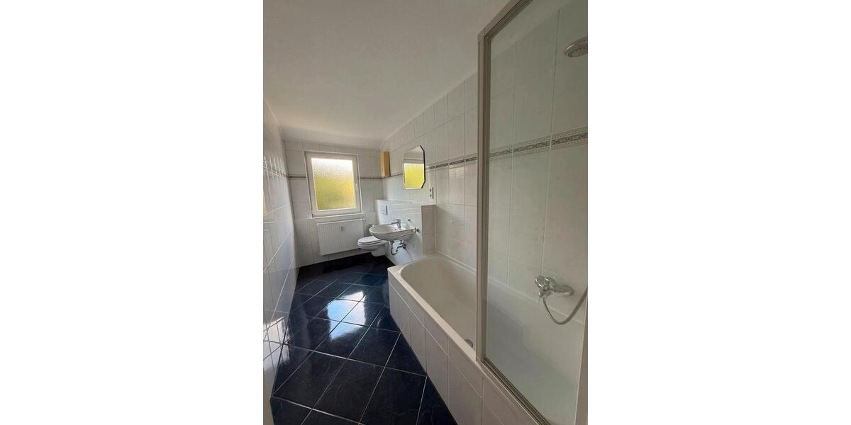 Dachgeschoßwohnung Olpe - 4 Zimmer, 81 m&sup2;, 200.000&euro; | Angebot:27458662
