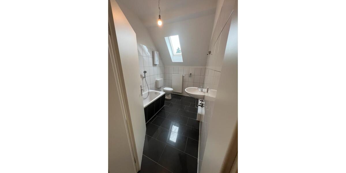 Dachgeschoßwohnung Hagen Dahl - 4 Zimmer, 90 m&sup2;, 950&euro; | Angebot:26356830