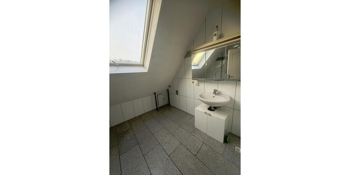 Dachgeschoßwohnung Gummersbach Berstig Süd - 2 Zimmer, 55 m&sup2;, 500&euro; | Angebot:26560257