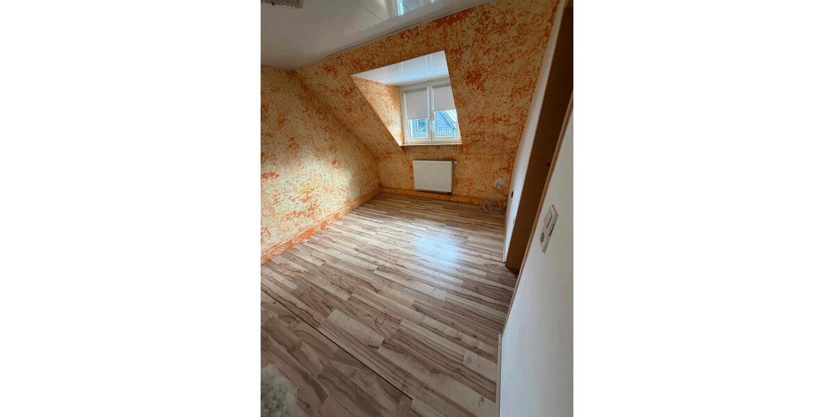 Einfamilienhaus Bergneustadt - 5 Zimmer, 130 m&sup2;, 245.000&euro; | Angebot:25547124