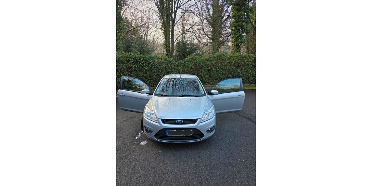 Ford Focus 94.500 km 2.500 &euro; Gummersbach 51647
