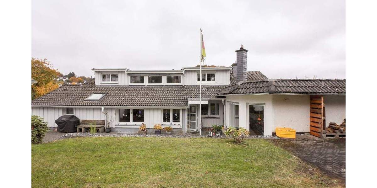 Mehrfamilienhaus, Wohnhaus Lüdenscheid Stüttinghausen - 9 Zimmer, 349 m&sup2;, 419.000&euro; | Angebot:25688973