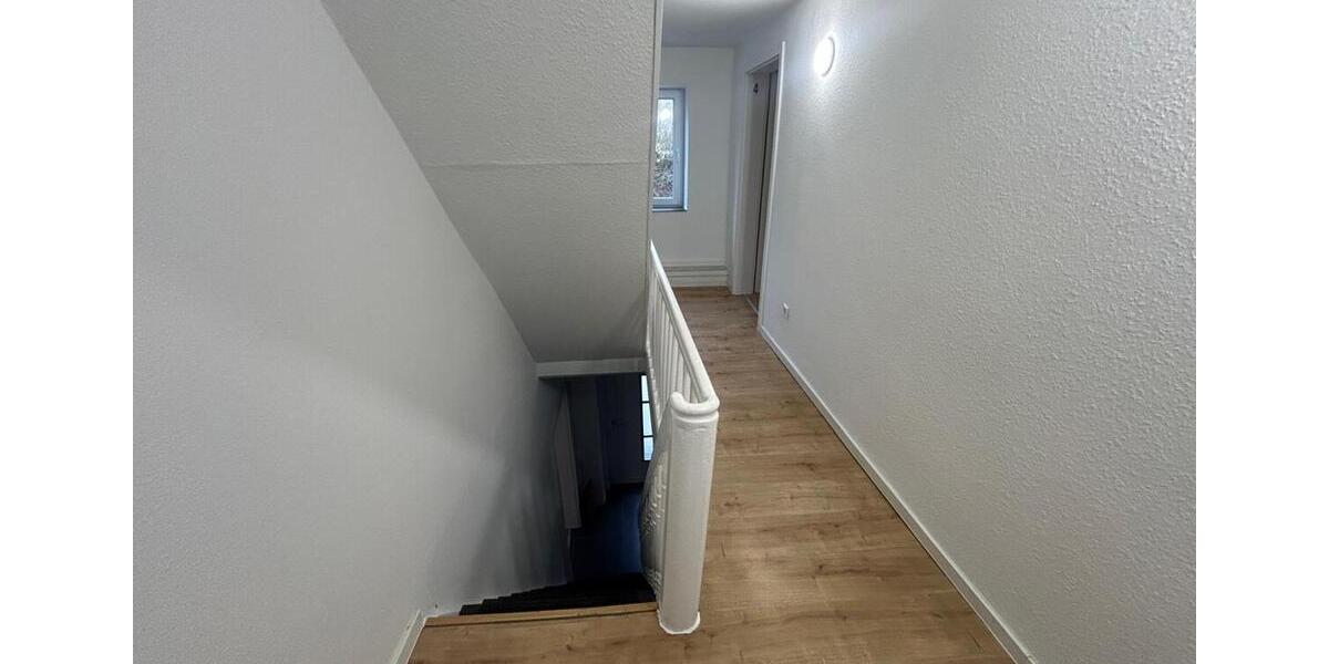 Reihenhaus Finnentrop - 8 Zimmer, 230 m&sup2;, 1.840&euro; | Angebot:26420072