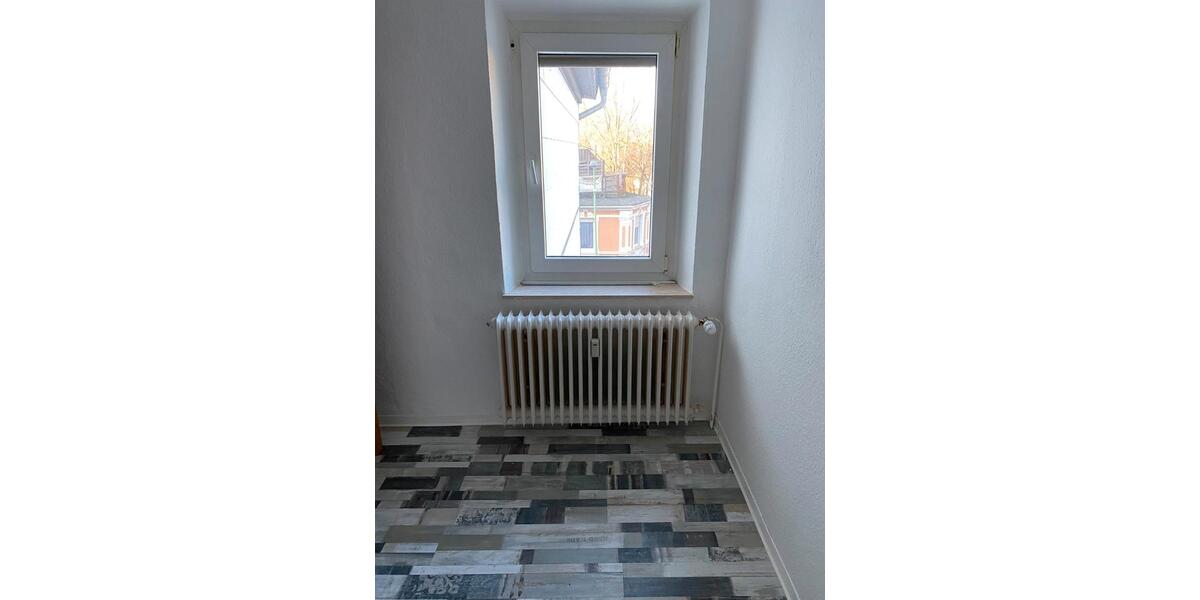 Dachgeschoßwohnung Lüdenscheid Staberg - 3 Zimmer, 60 m&sup2;, 420&euro; | Angebot:26085226