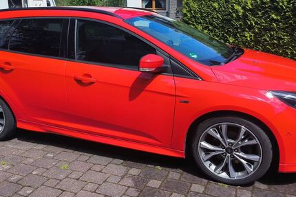 Ford Focus 99.300 km 11.400 &euro; Reichshof 51580