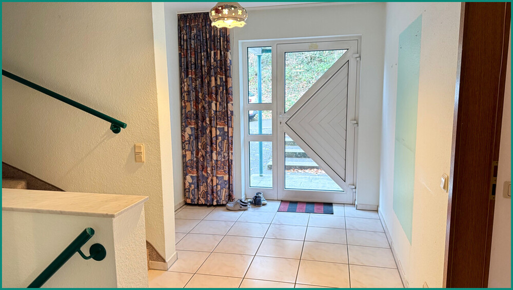 EINFAMILIENHAUS MIT EINLIEGERWOHNUNG UND GARAGE IN SCHÖNER WOHNLAGE VON RADEVORMWALD - Einfamilienhaus Radevormwald | Angebot:26560835