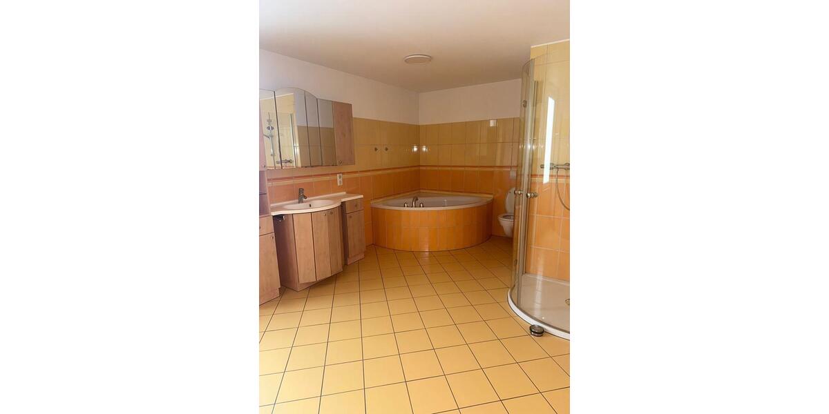 Erdgeschoßwohnung Werdohl - 4 Zimmer, 157 m&sup2;, 850&euro; | Angebot:24951274