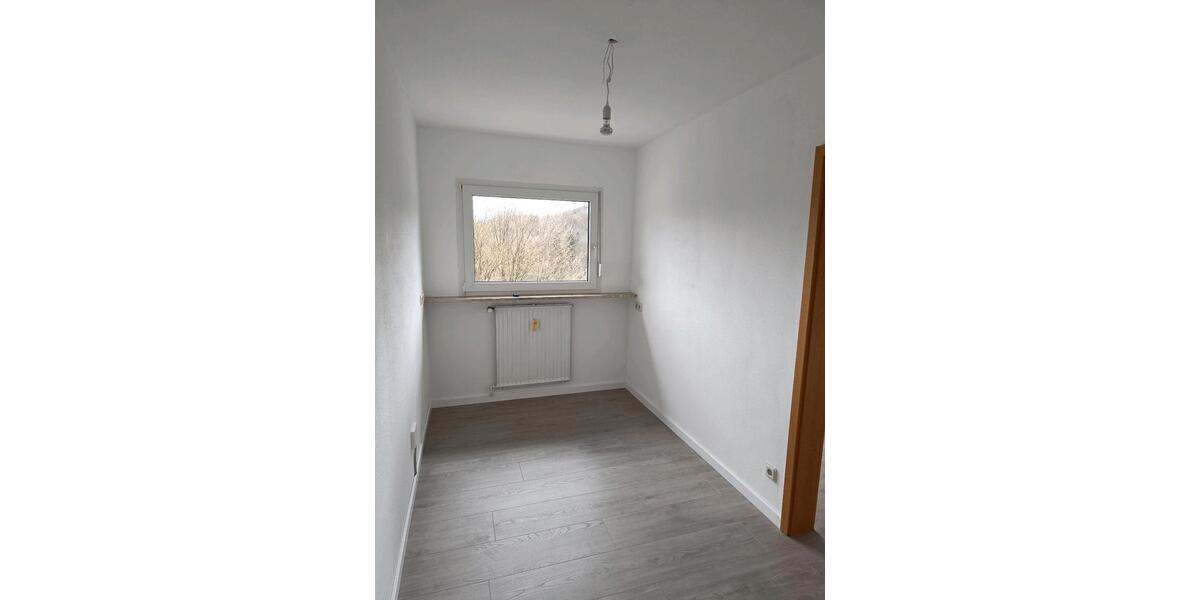 Dachgeschoßwohnung Gummersbach Berstig Süd - 4 Zimmer, 85 m&sup2;, 850&euro; | Angebot:25900207