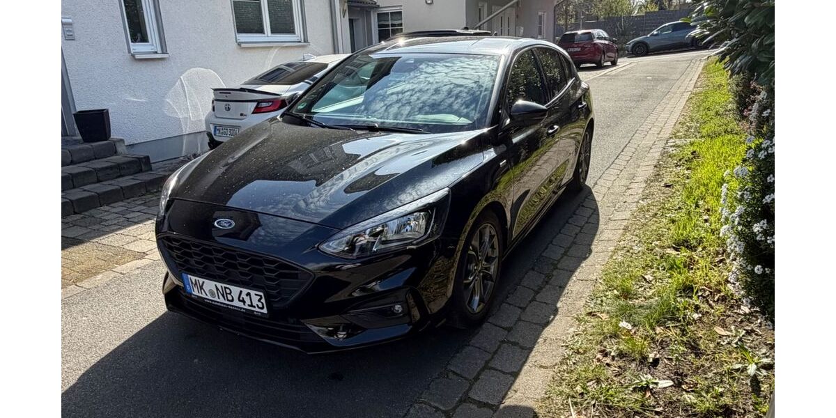 Ford Focus 69.400 km 13.999 &euro; Iserlohn 58644
