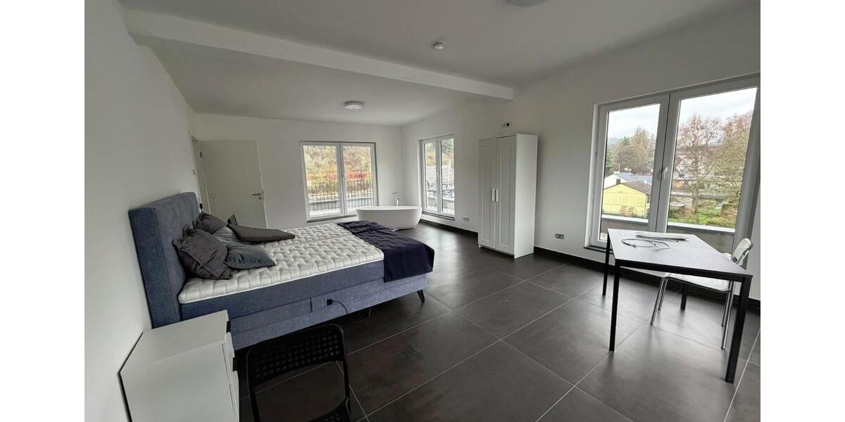 Einfamilienhaus Gummersbach Berstig Süd - 2 Zimmer, 200 m&sup2;, 1.720&euro; | Angebot:25646834