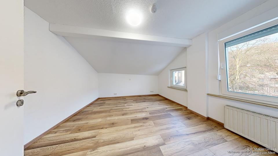 Dachgeschoßwohnung Werdohl - 4.5 Zimmer, 92 m&sup2;, 644&euro; | Angebot:18858047