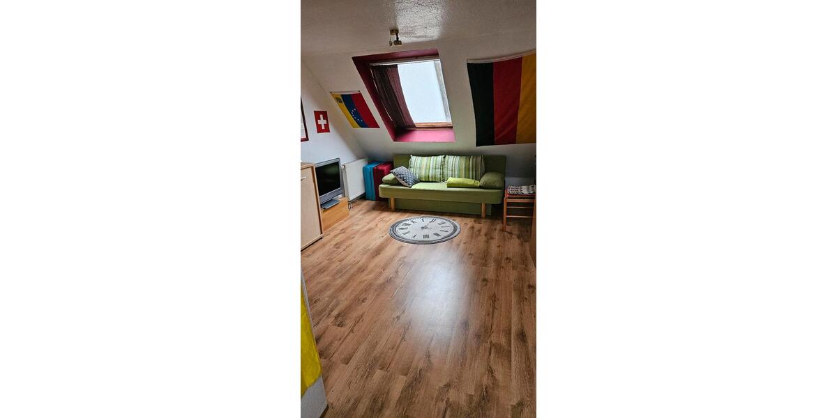 Dachgeschoßwohnung Gummersbach Berstig Süd - 1 Zimmer, 20 m&sup2;, 400&euro; | Angebot:25810556