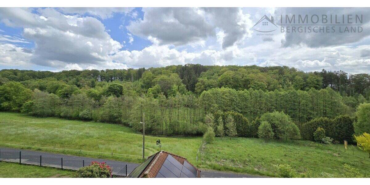 Einfamilienhaus Hückeswagen Innenstadt - 6 Zimmer, 242 m&sup2;, 449.000&euro; | Angebot:26867652