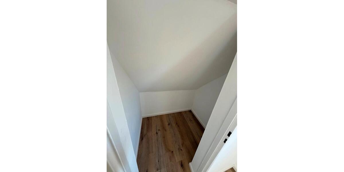 Dachgeschoßwohnung Olpe - 4 Zimmer, 81 m&sup2;, 200.000&euro; | Angebot:27458662