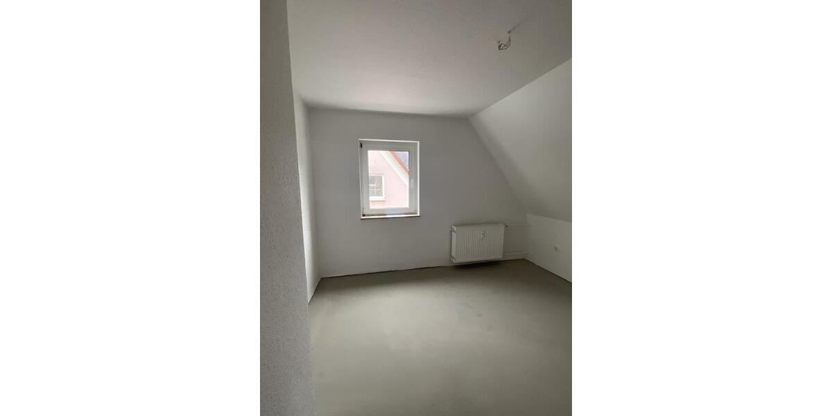 Dachgeschoßwohnung Plettenberg - 2 Zimmer, 33 m&sup2;, 319&euro; | Angebot:24751926