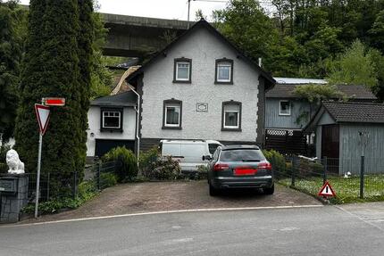 Haus Gummersbach Berstig Süd - 8 Zimmer, 183 m&sup2;, 360.000&euro; | Angebot:26613918