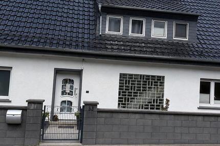 Haus Olpe - 10 Zimmer, 130 m&sup2;, 380.000&euro; | Angebot:27108859