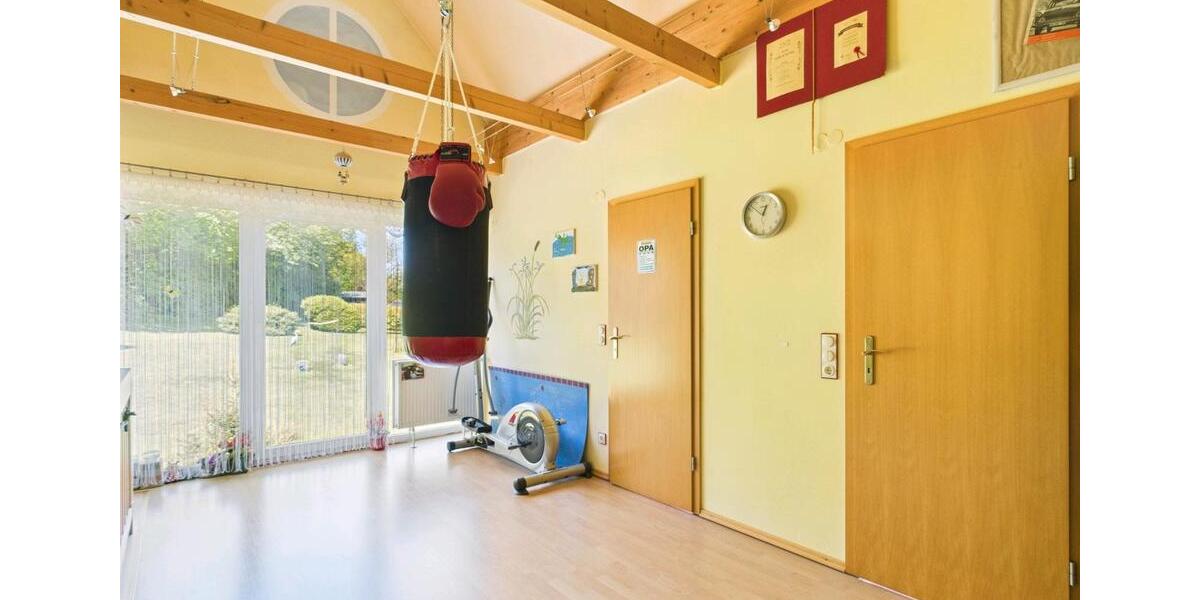 Einfamilienhaus Hückeswagen - 16 Zimmer, 241 m&sup2;, 655.000&euro; | Angebot:27147052