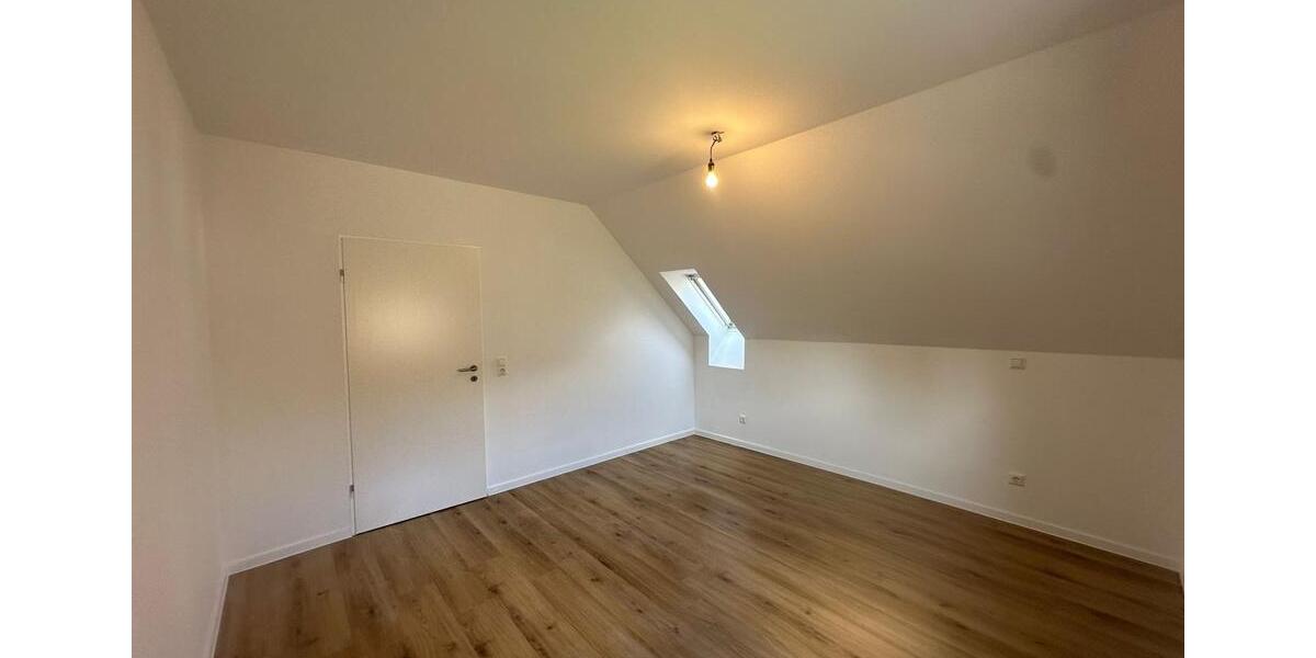 Dachgeschoßwohnung Plettenberg - 2 Zimmer, 67 m&sup2;, 650&euro; | Angebot:25895253