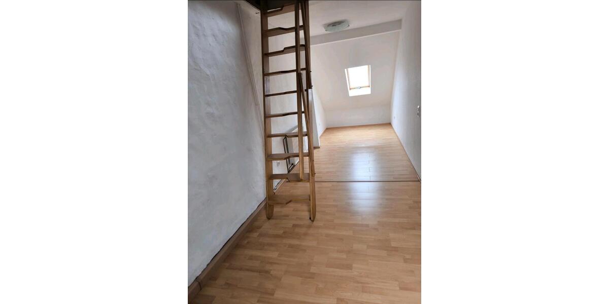 Dachgeschoßwohnung Lüdenscheid Othlinghausen - 1 Zimmer, 35 m&sup2;, 400&euro; | Angebot:26393531