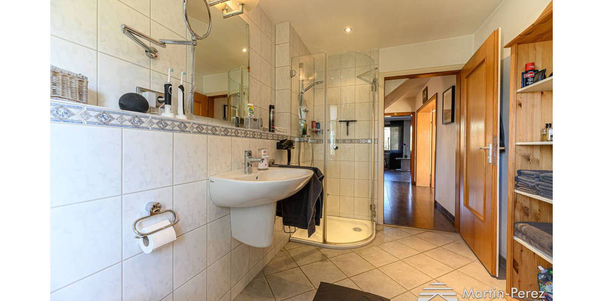 Etagenwohnung Breckerfeld - 3 Zimmer, 156 m&sup2;, 280.000&euro; | Angebot:26489453