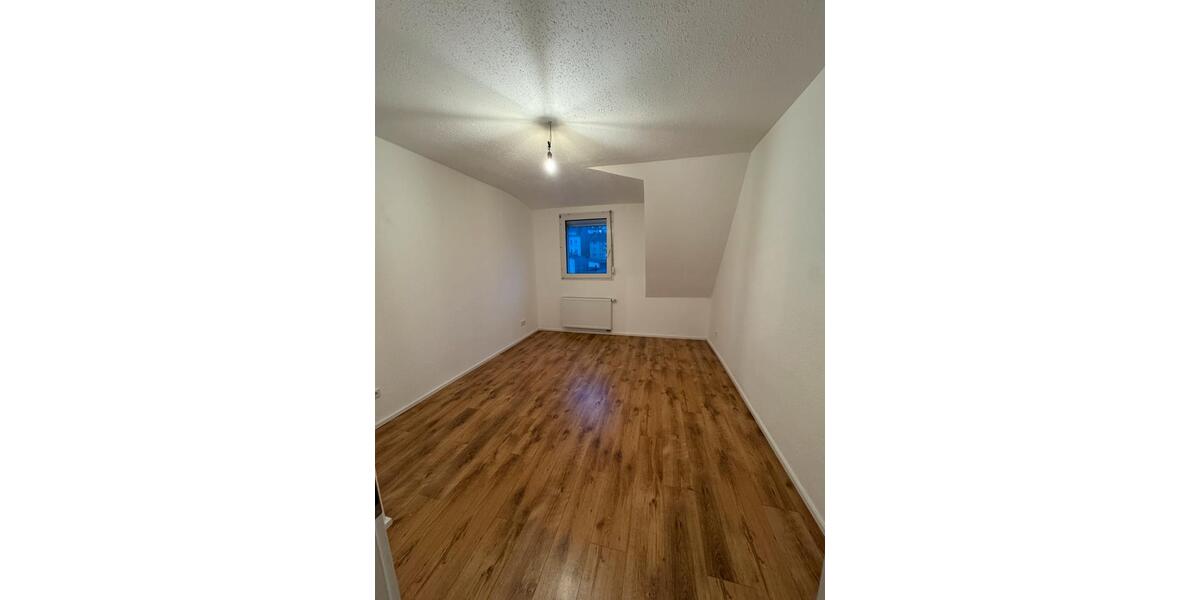 Dachgeschoßwohnung Ennepetal - 3 Zimmer, 56 m&sup2;, 650&euro; | Angebot:26033001