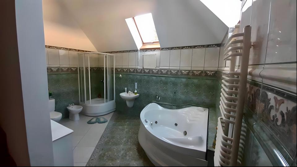 Villa Balve - 5 Zimmer, 320 m&sup2;, 370.000&euro; | Angebot:25086486