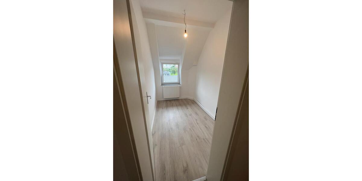 Dachgeschoßwohnung Hagen Dahl - 4 Zimmer, 90 m&sup2;, 950&euro; | Angebot:26356830