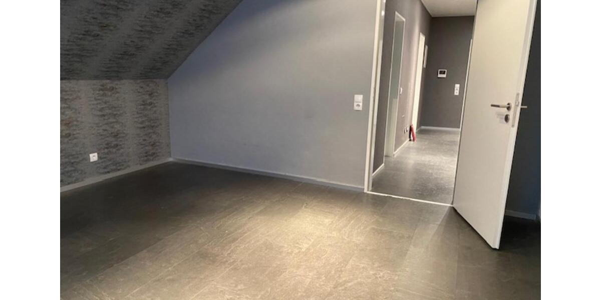 Dachgeschoßwohnung Lüdenscheid Brügge - 2 Zimmer, 69 m&sup2;, 550&euro; | Angebot:24334600