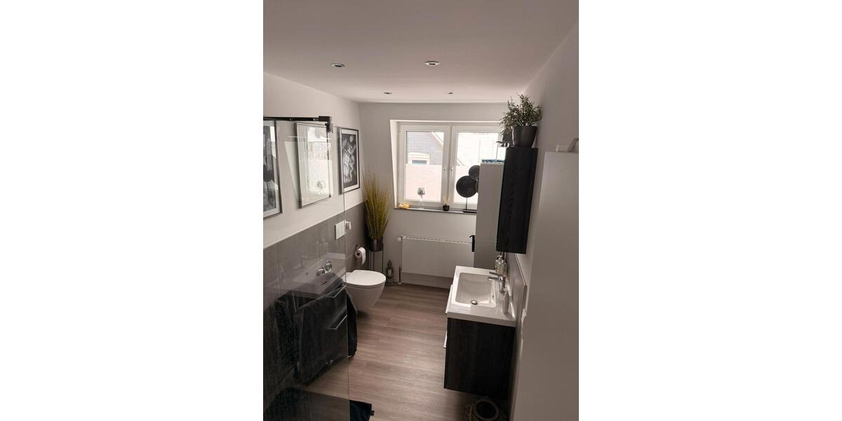 Etagenwohnung Iserlohn - 3 Zimmer, 140 m&sup2;, 1.260&euro; | Angebot:25961273