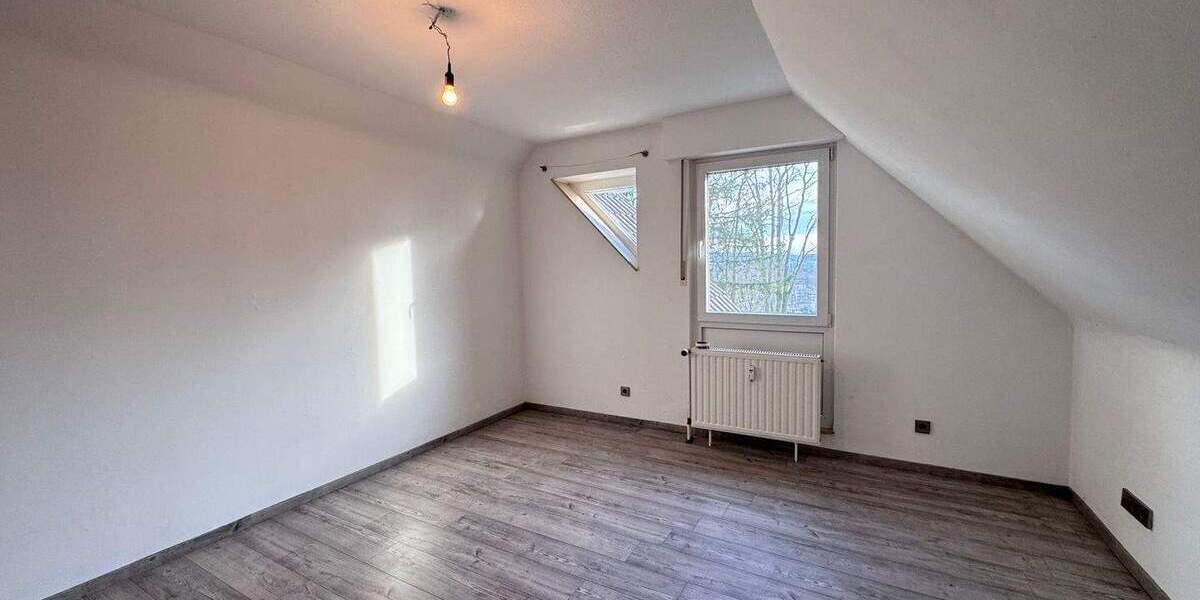 Etagenwohnung Lüdenscheid Othlinghausen - 4 Zimmer, 98 m&sup2;, 209.000&euro; | Angebot:25699438