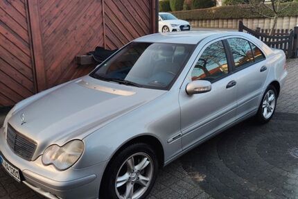 Mercedes-Benz C 200 136.000 km 3.999 &euro; Meinerzhagen 58540