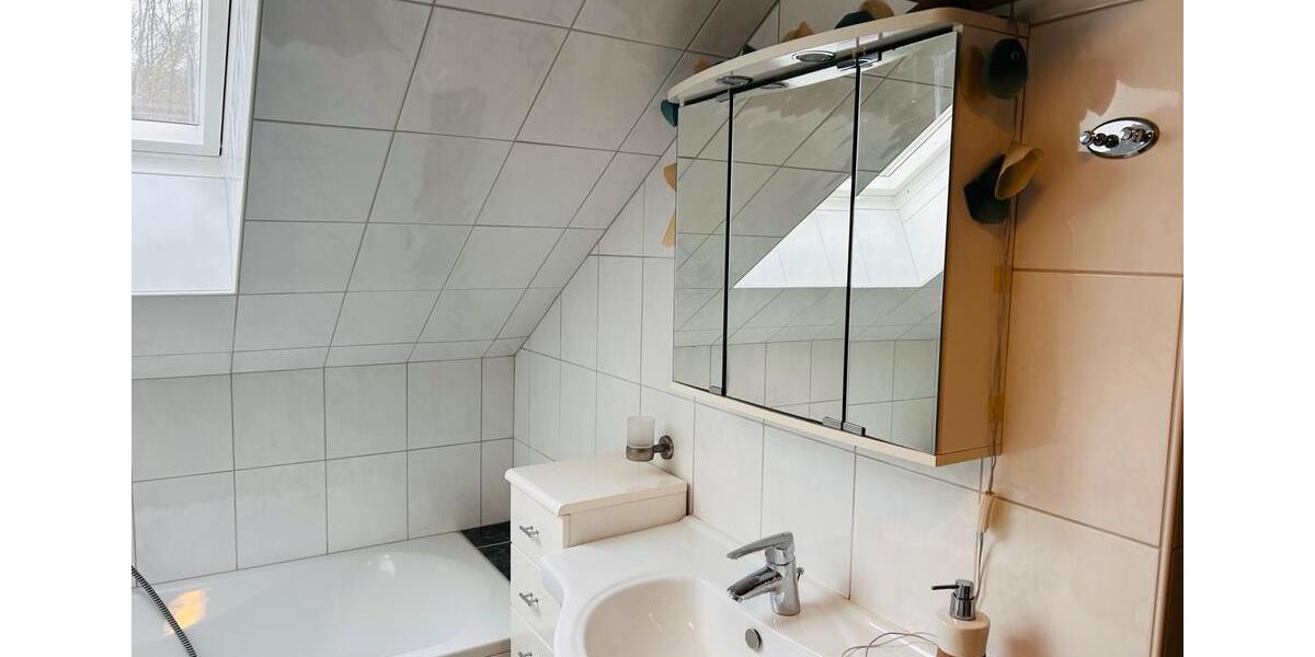 Erdgeschoßwohnung Gummersbach Berstig Süd - 3 Zimmer, 110 m&sup2;, 1.100&euro; | Angebot:25650048