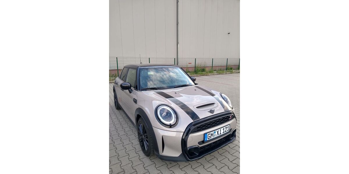 Mini Cooper SE 28.000 km 25.399 &euro; Engelskirchen 51766