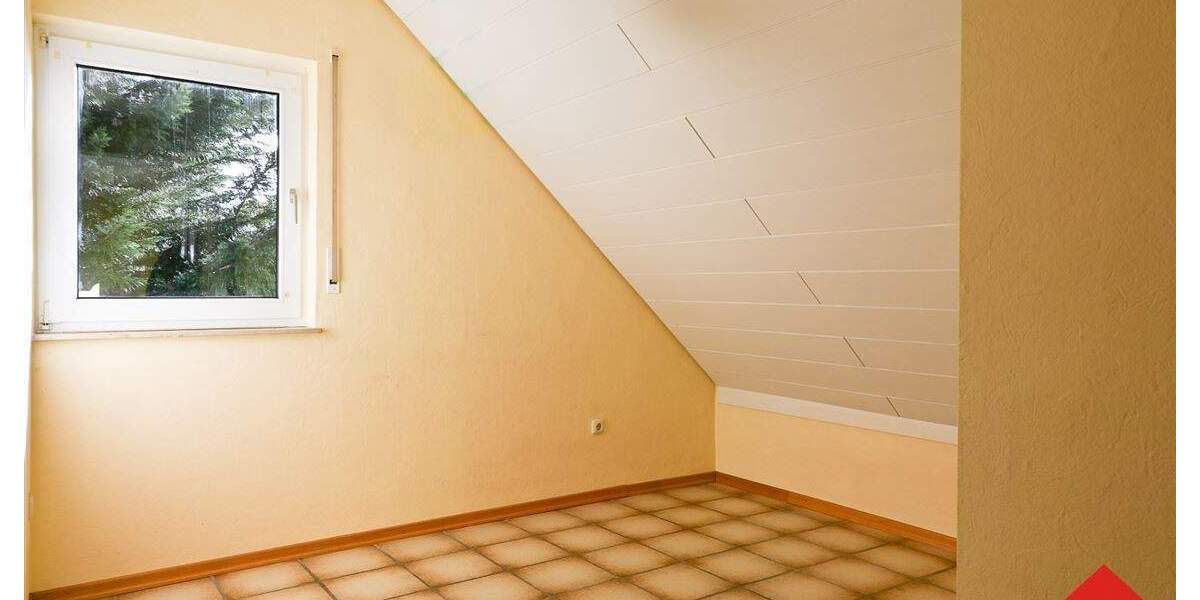 Schöne 4-Zimmer Eigentumswohnung mit großer Garage - Etagenwohnung Meinerzhagen | Angebot:23978306