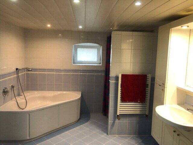 Einfamilienhaus Gummersbach Rospe - 1 Zimmer, 202 m&sup2;, 350.000&euro; | Angebot:25666264