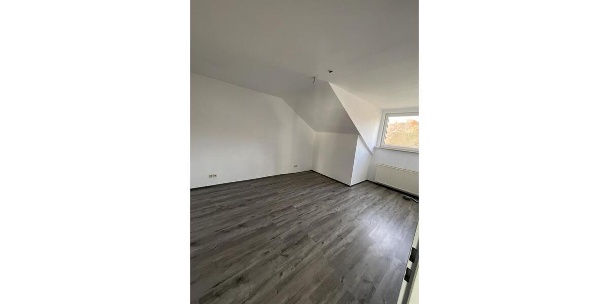 Dachgeschoßwohnung Plettenberg - 2 Zimmer, 67 m&sup2;, 450&euro; | Angebot:23393115