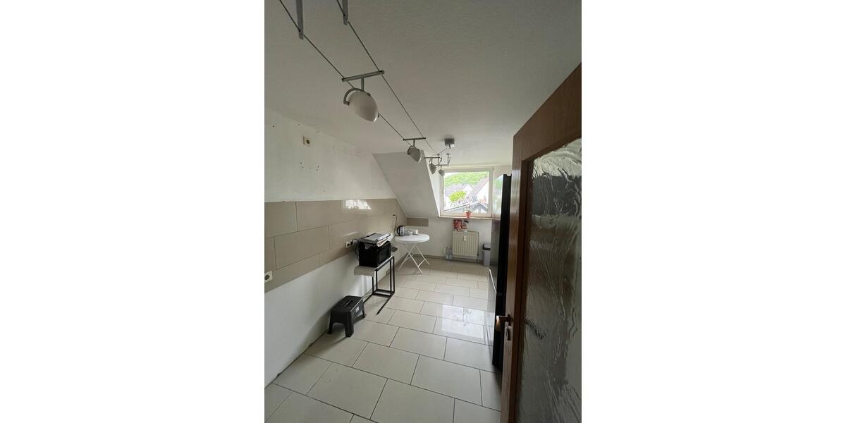 Dachgeschoßwohnung Iserlohn Letmathe - 3 Zimmer, 97 m&sup2;, 640&euro; | Angebot:26546052