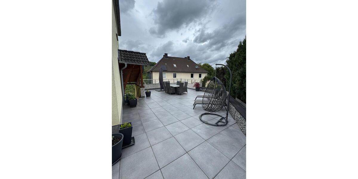 Doppelhaushälfte Finnentrop - 8 Zimmer, 180 m&sup2;, 350.000&euro; | Angebot:26611882
