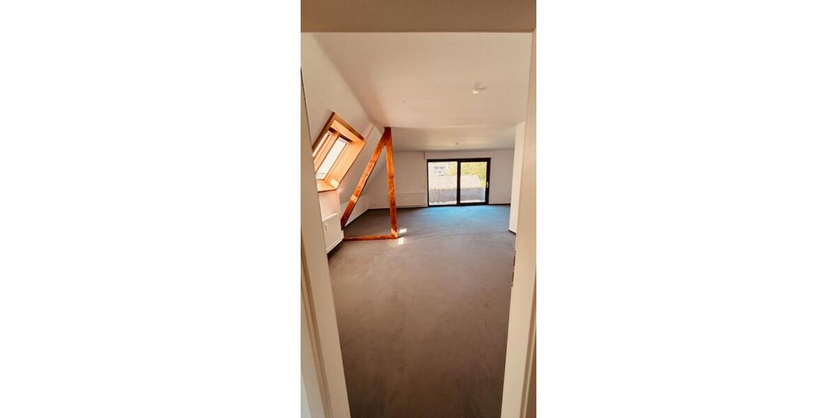 Etagenwohnung Halver - 3 Zimmer, 117 m&sup2;, 900&euro; | Angebot:23226715