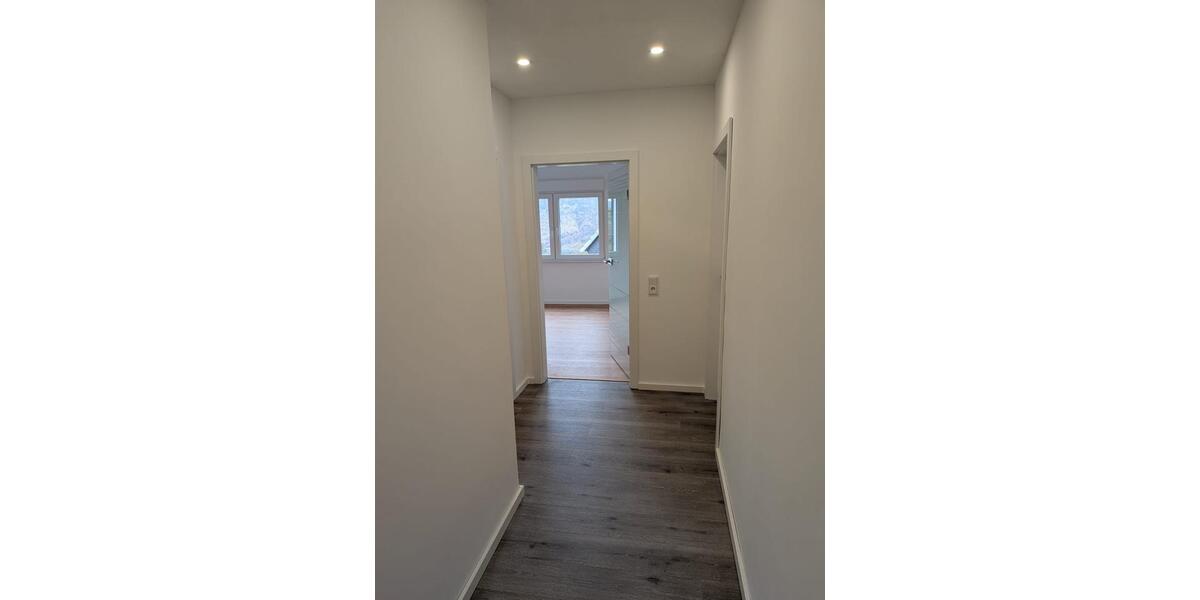 Dachgeschoßwohnung Gummersbach Berstig Süd - 3 Zimmer, 70 m&sup2;, 900&euro; | Angebot:24817253