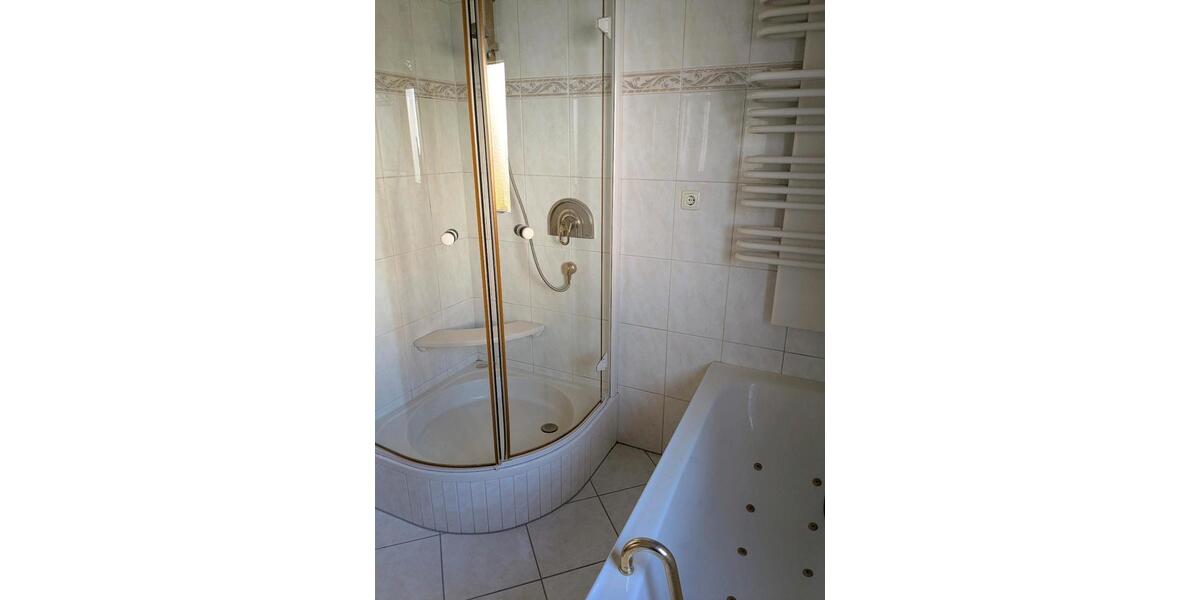 Reihenhaus Lüdenscheid Staberg - 8 Zimmer, 140 m&sup2;, 280.000&euro; | Angebot:25612977