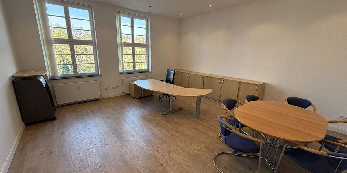Gewerbeobjekt Hagen Hochschulviertel - 8 Zimmer, 371 m&sup2;, 4.200&euro; | Angebot:25799404