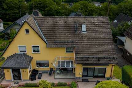 Haus Gummersbach Berstig Süd - 9 Zimmer, 211 m&sup2;, 395.000&euro; | Angebot:26953023