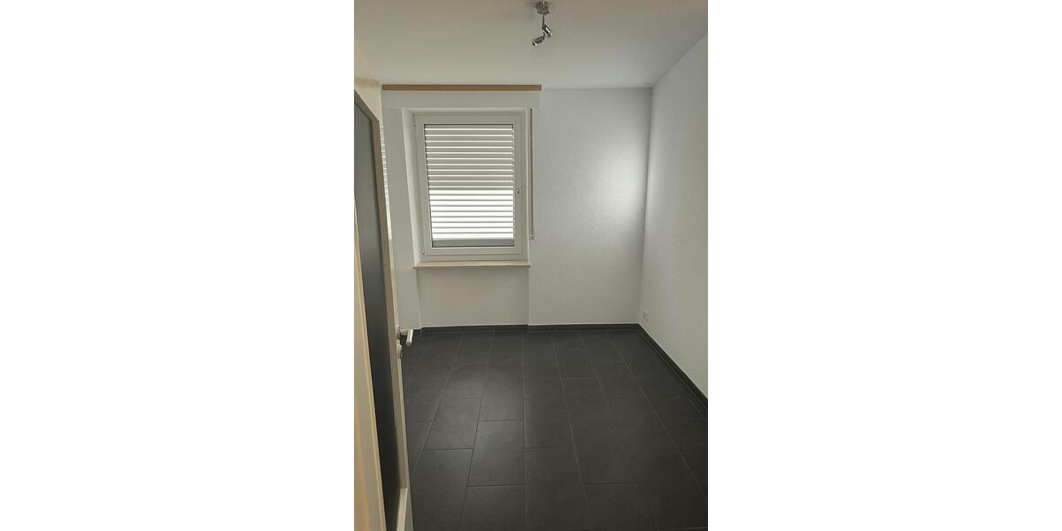 Terrassenwohnung Sundern (Sauerland) - 6 Zimmer, 158 m&sup2;, 349.000&euro; | Angebot:23038786